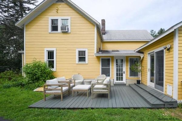 Lauren Salzman Nxivm house for sale backyard seating