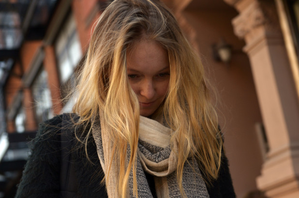 She’s broke! So who’s paying for India Oxenberg’s lawyer?
