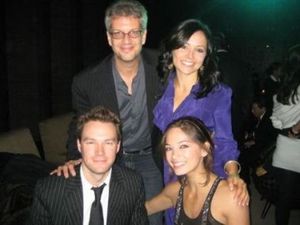 Mark Vicente, Sarah Edmondson [standing] Mark Hildreth, Kristin Kreuk below