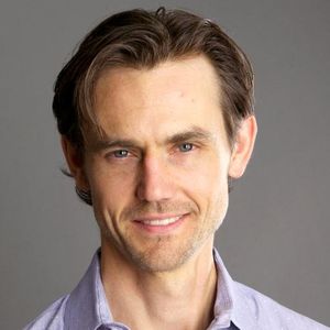 A man in the footsteps of the Vanguard. Jens Erik Gould a writer who has sold his services to the benevolent Vanguard.