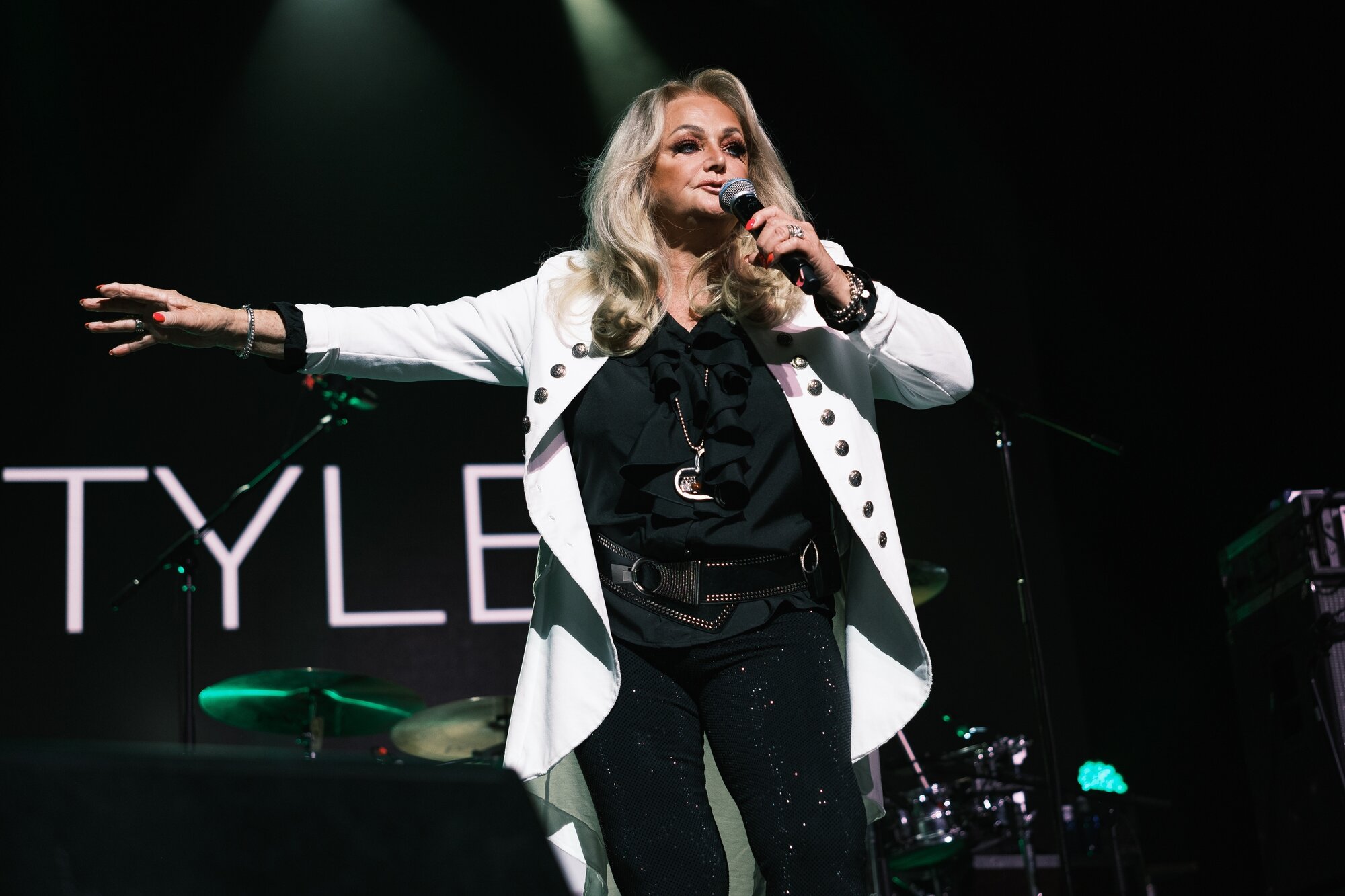 Bonnie Tyler Is Out Of Her Coma But Still In Intensive Care In Portugal