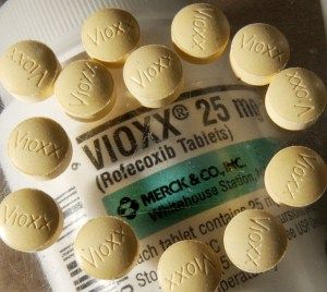 ** FILE ** In this Sept. 30, 2004 file photo, Vioxx is arranged on a counting tray, laying on top of the bottle, at The Pennington Apothecary in a Pennington,  N.J.  The U.S. Supreme Court will decide whether shareholders can sue international pharmaceutical maker Merck &amp; Co. because of the failure of its former blockbuster painkiller. The high court on Tuesday, May 26, 2009 agreed to review Merck's challenge to a federal appeals court's reinstatement of a class-action securities lawsuit. (AP Photo/Daniel Hulshizer, File)