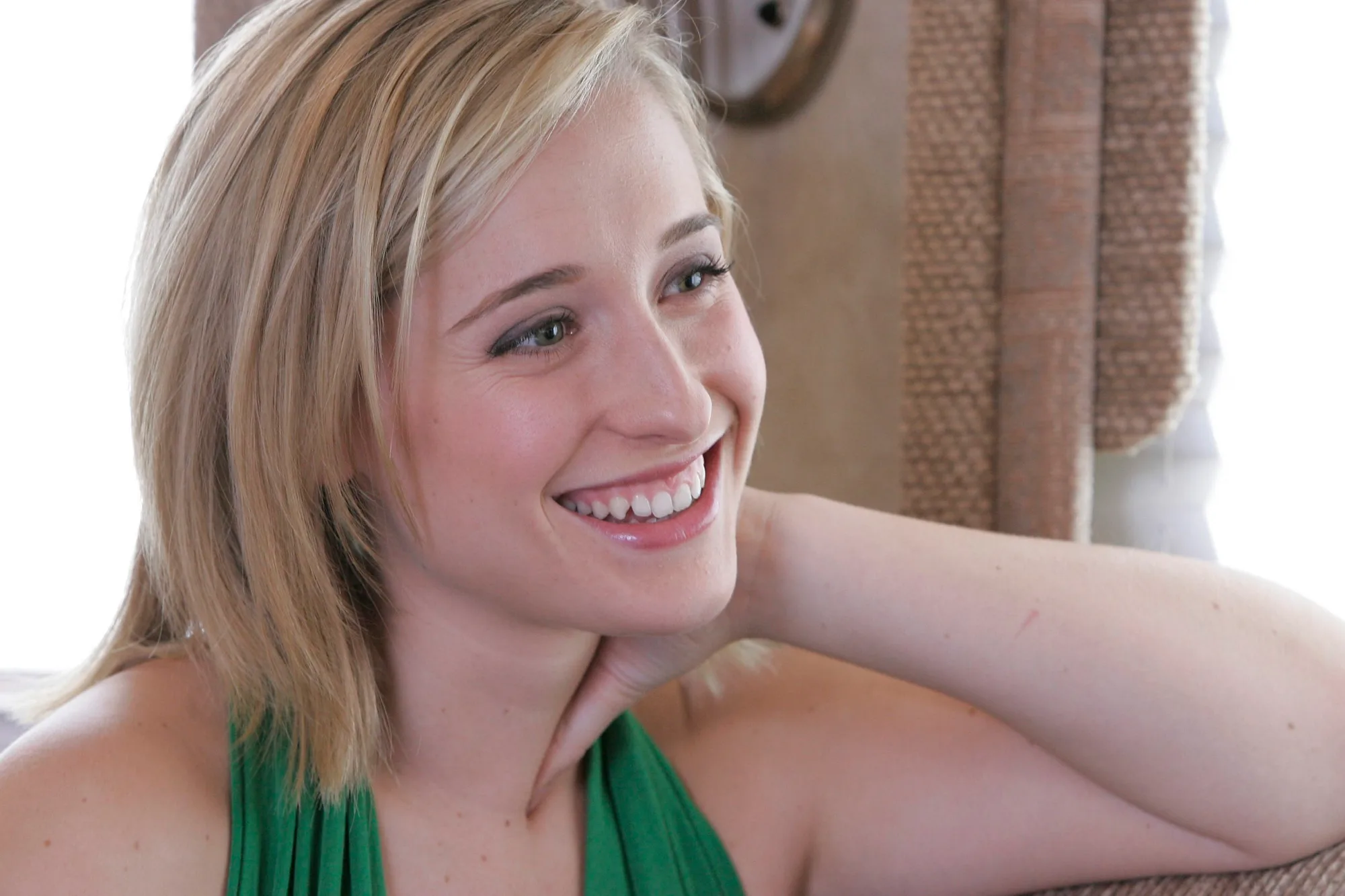 Allison Mack ordered slaves to pose nude; get branded with her initials!