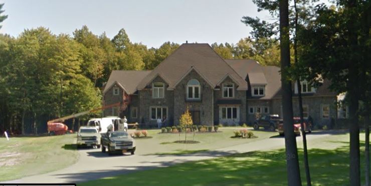 Contractor files lien against Sara Bronfman’s Albany mansion, claims heiress stiffed him out of $35k