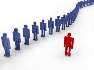 635956505871068039-906450123_line-of-people-300x225