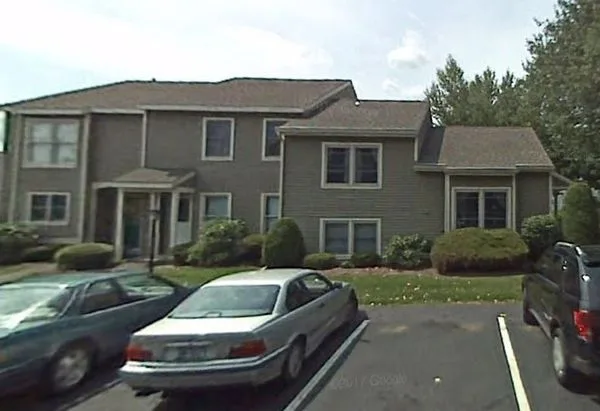 Keith Raniere maintained a private town house at 8 Hale Drive for mentoring female students. The town house, which is referred to as 'The Library', has a commodious hot tub which is said to relax the female students who Raniere consents to teach.