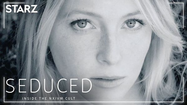 Seduced examines the experience of India Oxenberg, a former member of NXIVM, who was recruited into DOS, and wound up branded, giving collateral and ordered to seduce Keith Raniere.