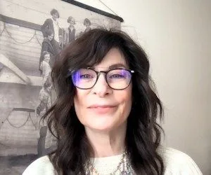 Toni Natalie – who never met Sara Bronfman or had any sort of interactions with her whatsoever – claims that Sara nevertheless grossly disaffected her life.