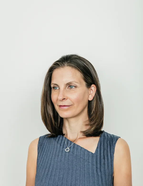 Should Clare Bronfman be able to contact  NXIVM members?