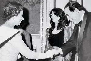 maxwells and the queen