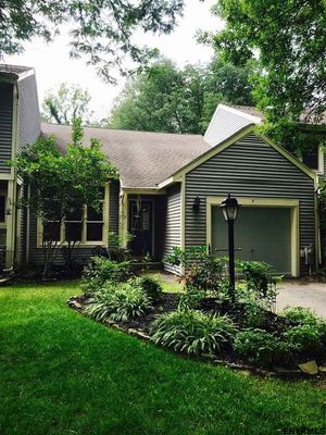 Allison Mack moved out of her town home to live with Keith Raniere and Marianna Fernandez. Now her house can be rented for $2,350 per month,