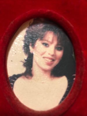Gina Hutchinson was 33 when she died.