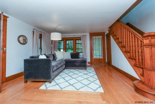 Lauren Salzman Nxivm house foyer