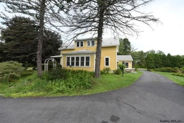 Lauren Salzman Nxivm house