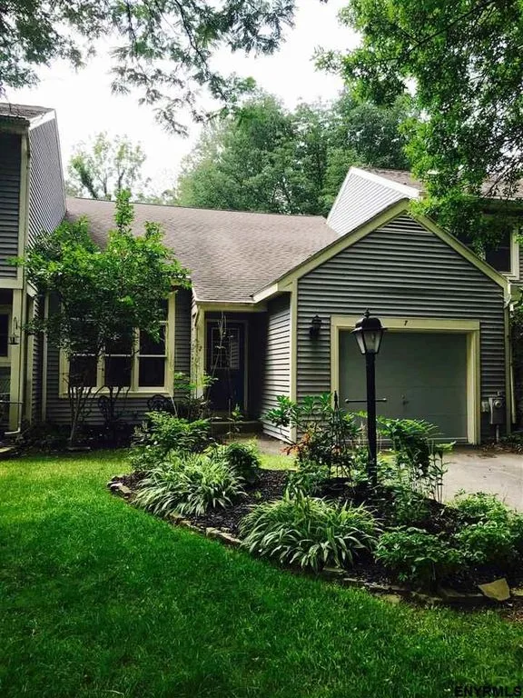 Two longtime Espian properties in Knox Woods available