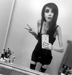 Thin-vlogger-anorexia-701497
