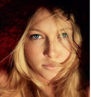 India Oxenberg
