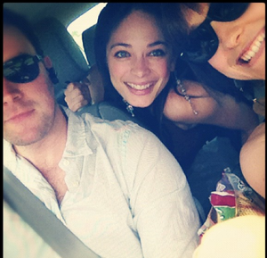 Hildreth with Kreuk and Allison Mack