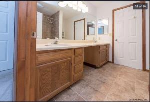 Adjoining her bedroom is Daniela's bathroom.