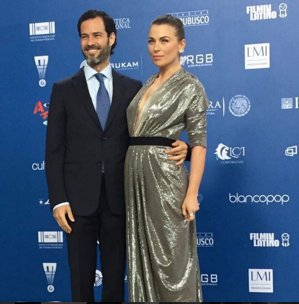 Ludwika Paleta y Emiliano Salinas "dieron la bienvenida" a los gemelos al mundo. ¿Serán cruelmente tratados como el Sr. Salinas permite que las mujeres sean tratadas?