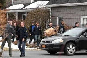 FBI Special Agent Michael Lever at the raid of Nancy Salzman's home, the same day as the FBI raid of 8 Hale Drive.