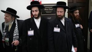 They may look like a cult, and some might argue that their beliefs, like many religions, are far more cultic than anything taught in NXIVM, and provided with less evidence, one can still leave Judaism without being persecuted.