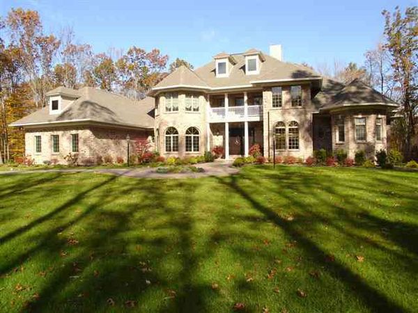 Rosa Laura Junco's mansion in Clifton Park where 12 teenage girls were taught the mysteries of Keith Raniere's lessons for teenage girls.