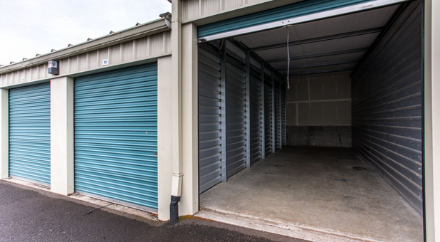 Storage Wars: Battle Breaks Out Over Documents & Records In Storage Unit