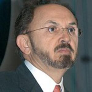 Publisher Alejandro Junco de la Vega of Mexico has a daughter , Rosa Laura Junco, who has pledged to be a slave of Keith Raniere. She is living in Albany New York and is involved in human branding of women. She is also bringing in teenage girls from Mexico to learn the wisdom of her slave master Keith Raniere.